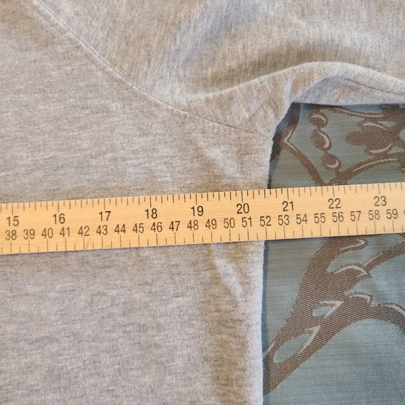 Messy Bun Just Chillin Fall Gray Crewneck Sweatshirt Women's Size Small - Picture 7 of 8